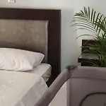 Park Apartment *