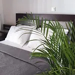 Park Apartment *