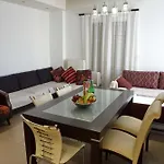 Park Apartment *